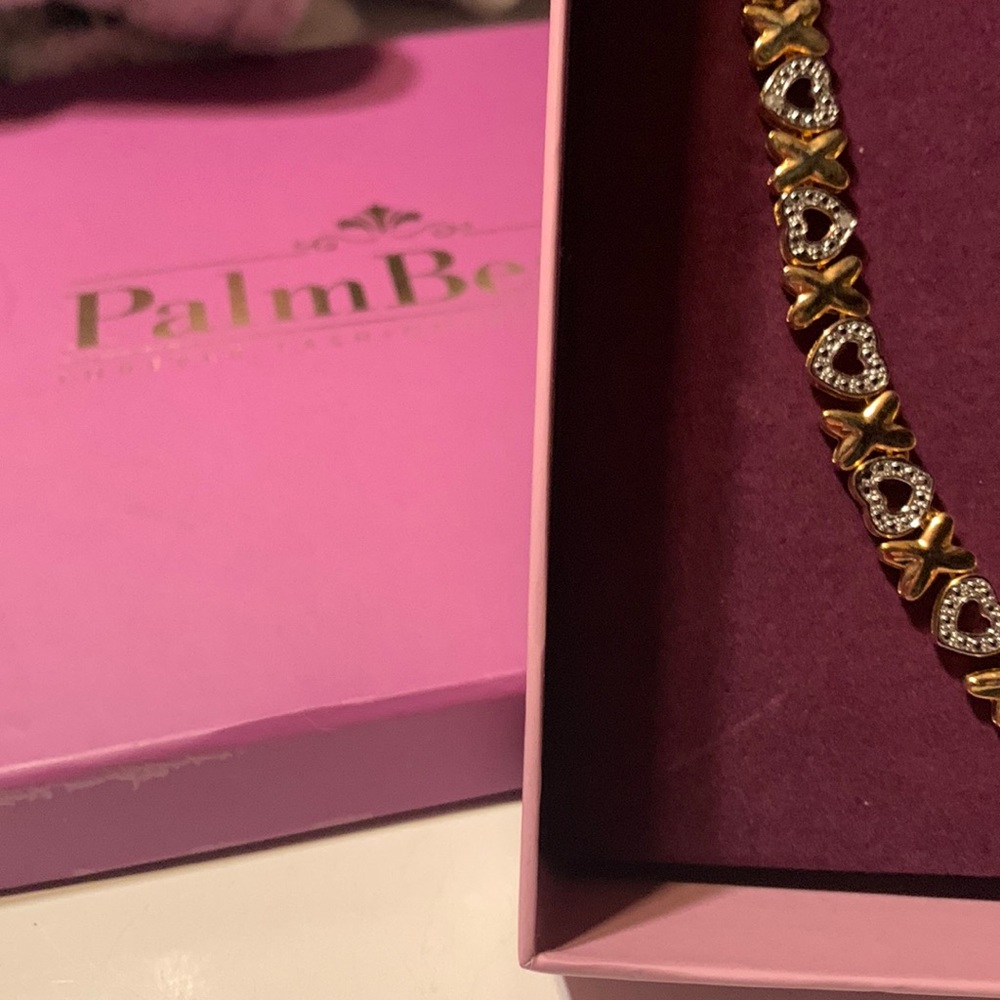 Xoxoxo beautiful necklace for sale